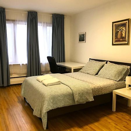 Big Private Room Midmontreal Next To Station Metro - Parking Free Bagian luar foto