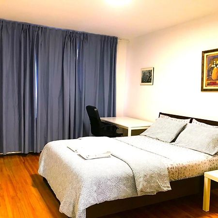 Big Private Room Midmontreal Next To Station Metro - Parking Free Bagian luar foto