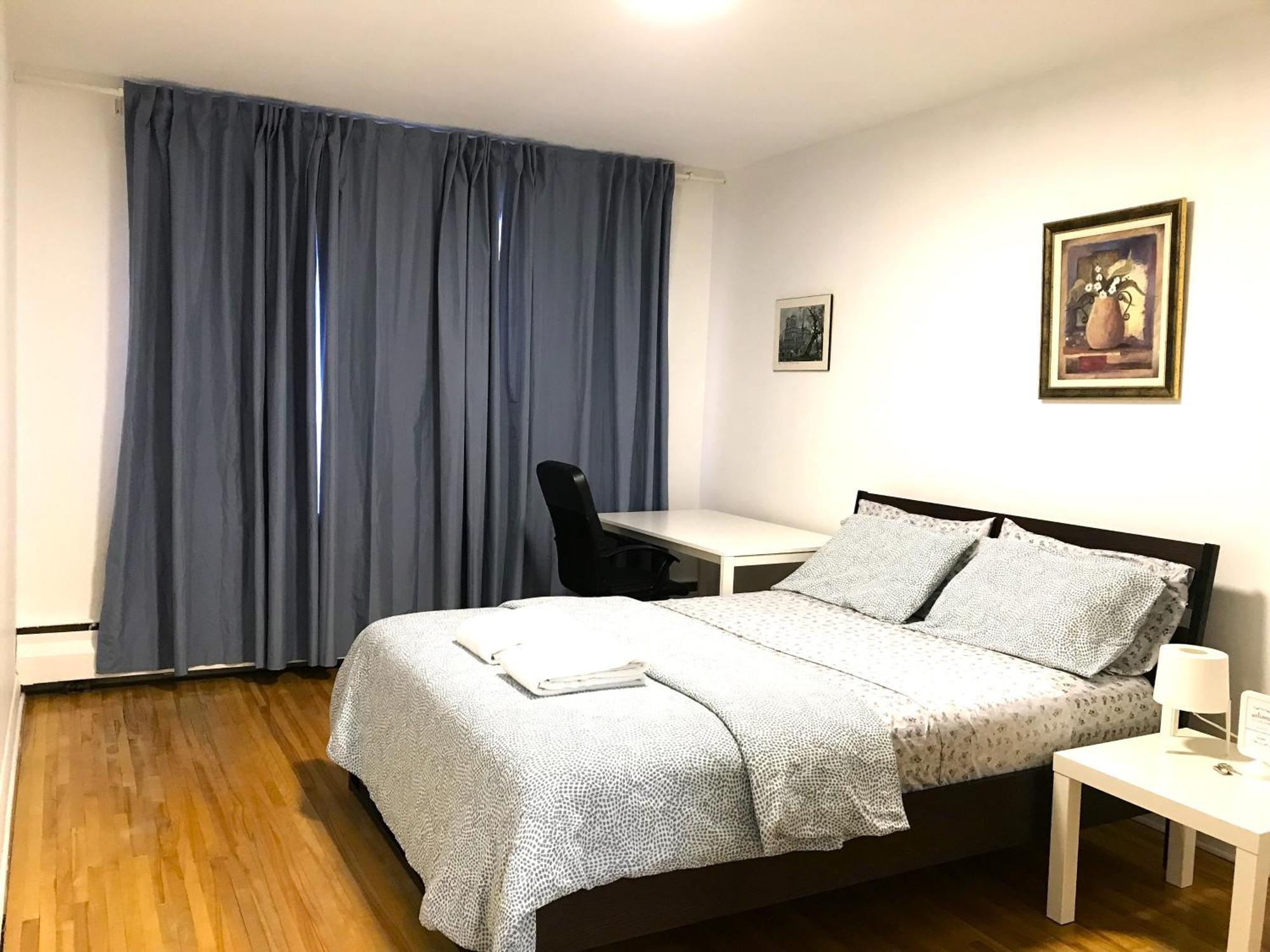 Big Private Room Midmontreal Next To Station Metro - Parking Free Bagian luar foto