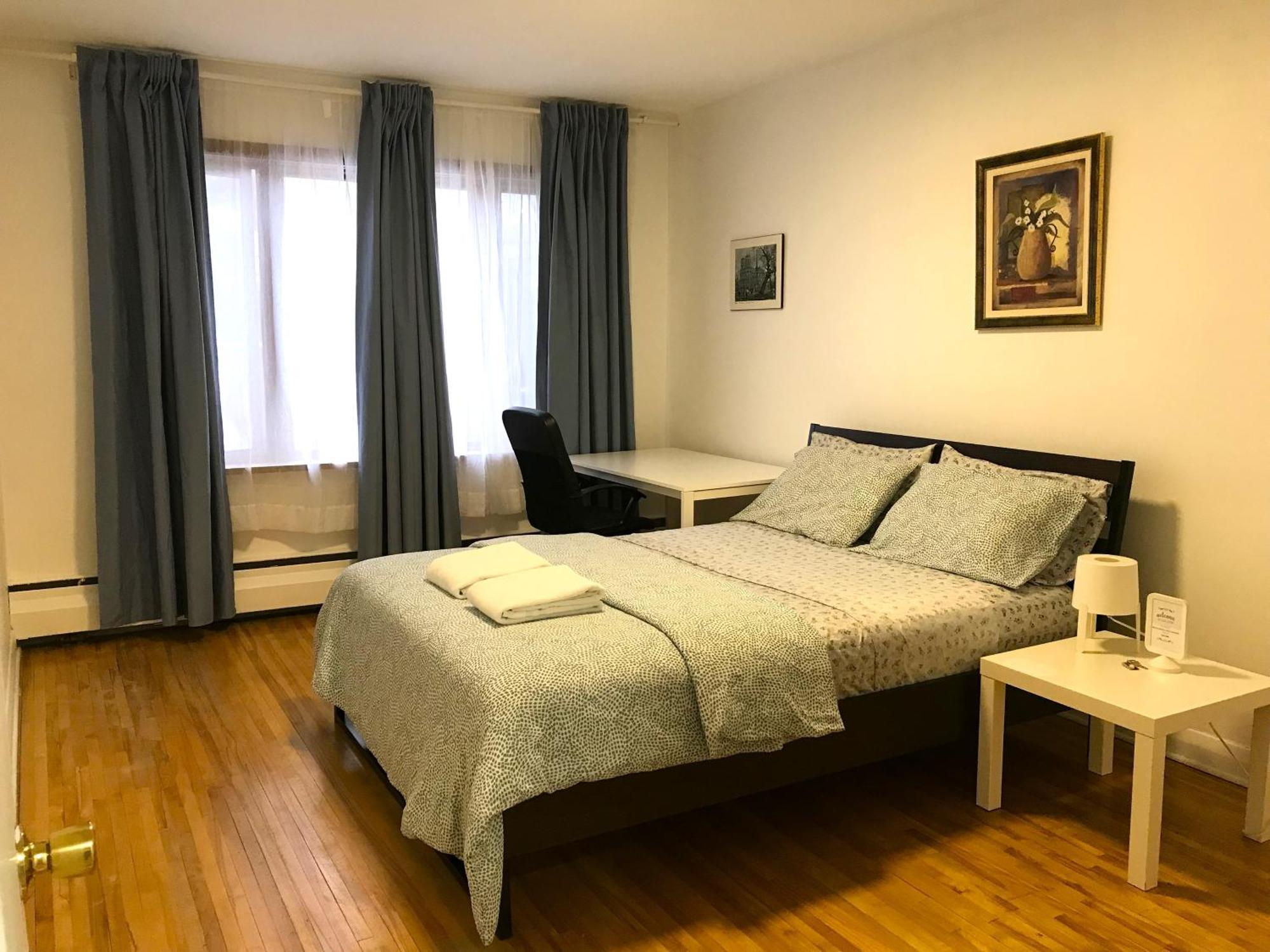 Big Private Room Midmontreal Next To Station Metro - Parking Free Bagian luar foto